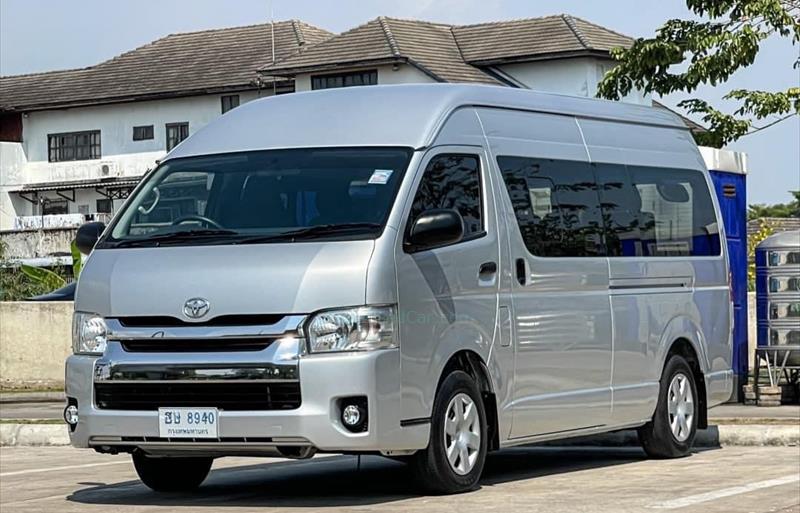 รถตู้มือสอง TOYOTA COMMUTER รถปี 2017