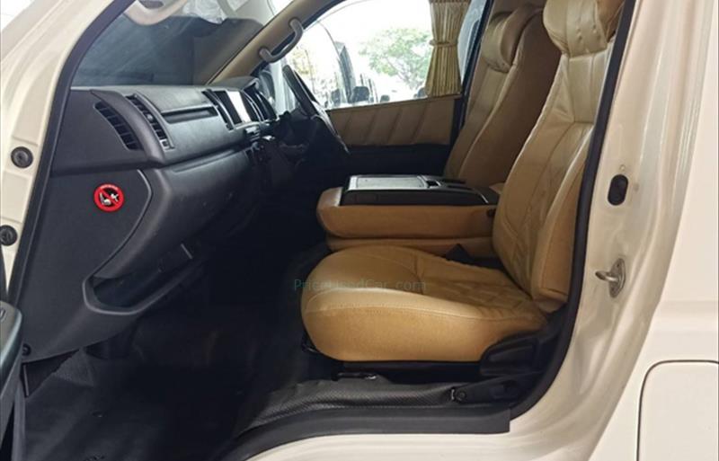 ขายรถตู้มือสอง-toyota-โตโยต้า-commuter-คอมมิวเตอร์-รถปี2018-รหัส81907-0d792014.jpg ขายรถตู้มือสอง-toyota-โตโยต้า-commuter-คอมมิวเตอร์-รถปี2018-รหัส81907-0d792014.jpg
