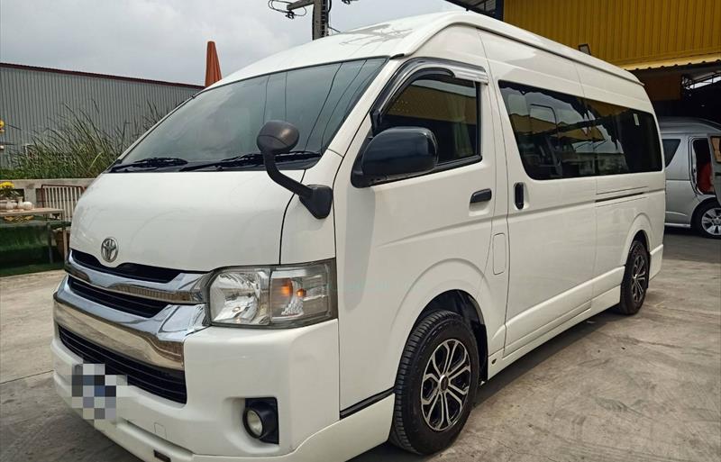รถตู้มือสอง TOYOTA COMMUTER รถปี 2018