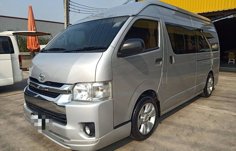 รถตู้มือสอง TOYOTA COMMUTER รถปี 2016