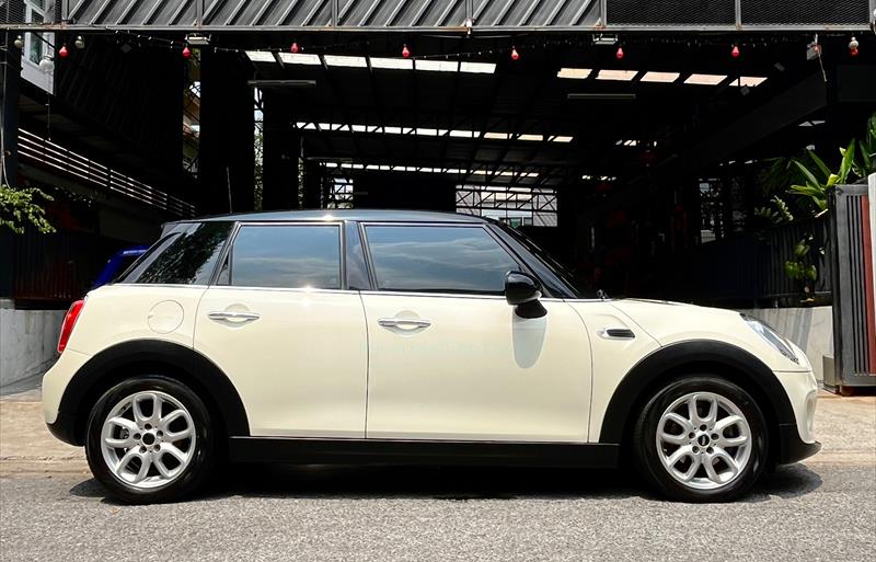 ขายรถเก๋งมือสอง-mini-มินิ-cooper-คูเปอร์-รถปี2015-รหัส81943-2c6101ad.jpg ขายรถเก๋งมือสอง-mini-มินิ-cooper-คูเปอร์-รถปี2015-รหัส81943-2c6101ad.jpg
