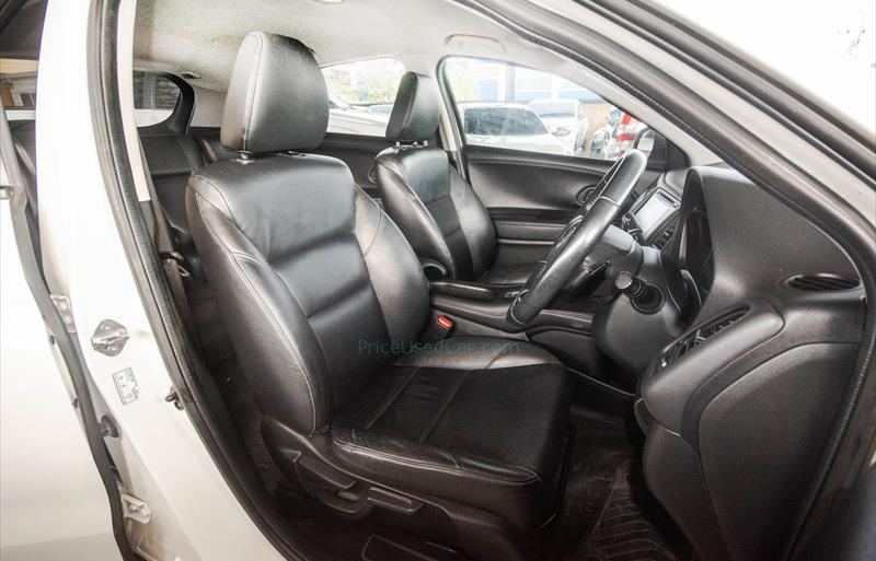 ขายรถ-suv-มือสอง-honda-ฮอนด้า-hr-v-เอชอาร์วี-รถปี2016-รหัส82062-4e90aee0.jpg ขายรถ-suv-มือสอง-honda-ฮอนด้า-hr-v-เอชอาร์วี-รถปี2016-รหัส82062-4e90aee0.jpg