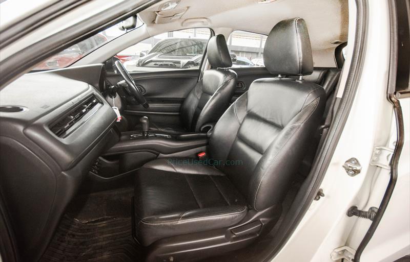 ขายรถ-suv-มือสอง-honda-ฮอนด้า-hr-v-เอชอาร์วี-รถปี2016-รหัส82062-9658e4b8.jpg ขายรถ-suv-มือสอง-honda-ฮอนด้า-hr-v-เอชอาร์วี-รถปี2016-รหัส82062-9658e4b8.jpg