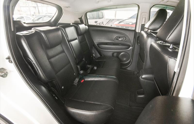 ขายรถ-suv-มือสอง-honda-ฮอนด้า-hr-v-เอชอาร์วี-รถปี2015-รหัส82063-4783938d.jpg ขายรถ-suv-มือสอง-honda-ฮอนด้า-hr-v-เอชอาร์วี-รถปี2015-รหัส82063-4783938d.jpg