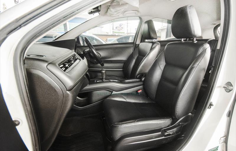 ขายรถ-suv-มือสอง-honda-ฮอนด้า-hr-v-เอชอาร์วี-รถปี2015-รหัส82063-9f81a046.jpg ขายรถ-suv-มือสอง-honda-ฮอนด้า-hr-v-เอชอาร์วี-รถปี2015-รหัส82063-9f81a046.jpg