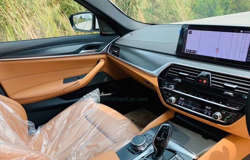 ขายรถเก๋งมือสอง-bmw-บีเอ็มดับบลิว-530i-รถปี2022-รหัส82100-e53f5e23.jpg ขายรถเก๋งมือสอง-bmw-บีเอ็มดับบลิว-530i-รถปี2022-รหัส82100-e53f5e23.jpg
