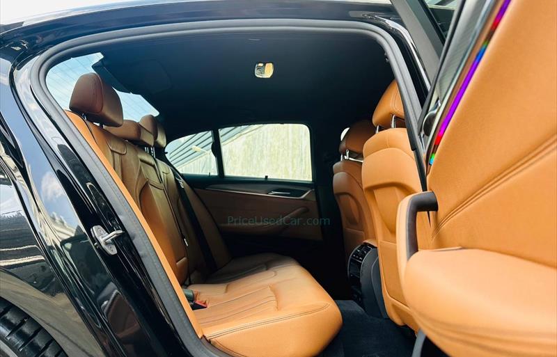 ขายรถเก๋งมือสอง-bmw-บีเอ็มดับบลิว-520d-ห้าสองศูนย์ดี-รถปี2018-รหัส82108-f76fa4e8.jpg ขายรถเก๋งมือสอง-bmw-บีเอ็มดับบลิว-520d-ห้าสองศูนย์ดี-รถปี2018-รหัส82108-f76fa4e8.jpg