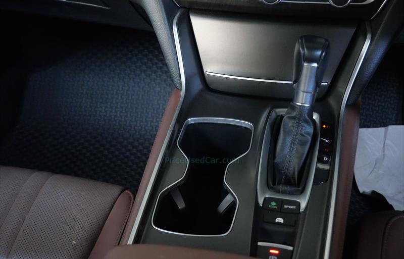 ขายรถเก๋งมือสอง-honda-ฮอนด้า-accord-แอคคอร์ด-รถปี2022-รหัส82205-74eaee88.jpg ขายรถเก๋งมือสอง-honda-ฮอนด้า-accord-แอคคอร์ด-รถปี2022-รหัส82205-74eaee88.jpg