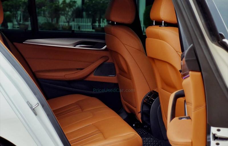 ขายรถเก๋งมือสอง-bmw-บีเอ็มดับบลิว-530i-รถปี2019-รหัส82316-57a89e6a.jpg ขายรถเก๋งมือสอง-bmw-บีเอ็มดับบลิว-530i-รถปี2019-รหัส82316-57a89e6a.jpg
