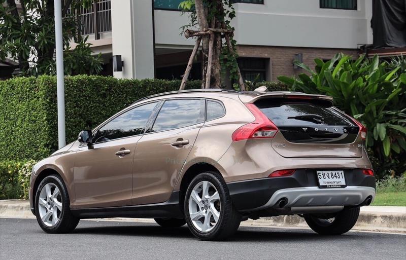 ขายรถเก๋งมือสอง volvo v40 รถปี2014 รหัส 82407 รูปที่4