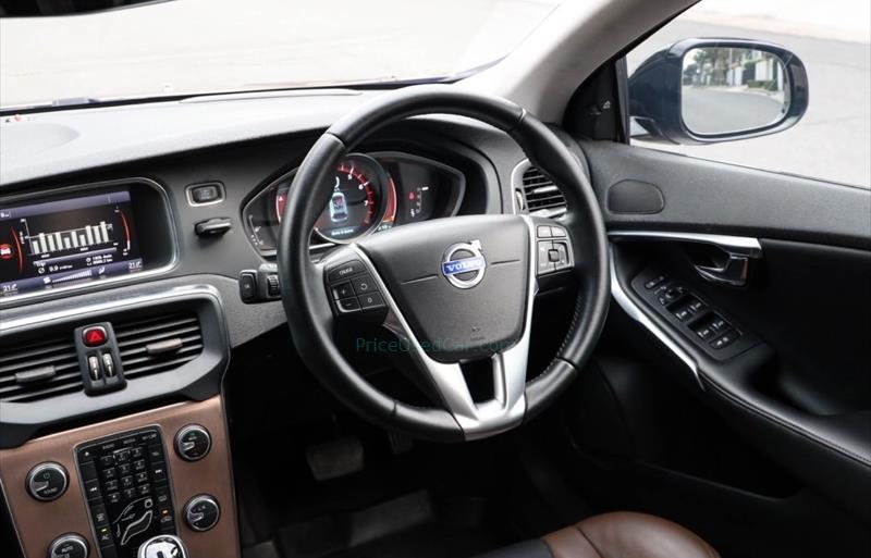 ขายรถเก๋งมือสอง volvo v40 รถปี2014 รหัส 82407 รูปที่8