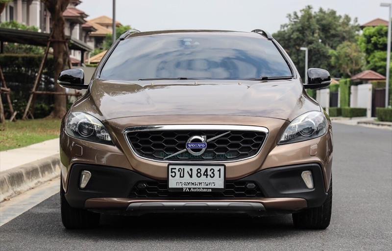 ขายรถเก๋งมือสอง volvo v40 รถปี2014 รหัส 82407 รูปที่2