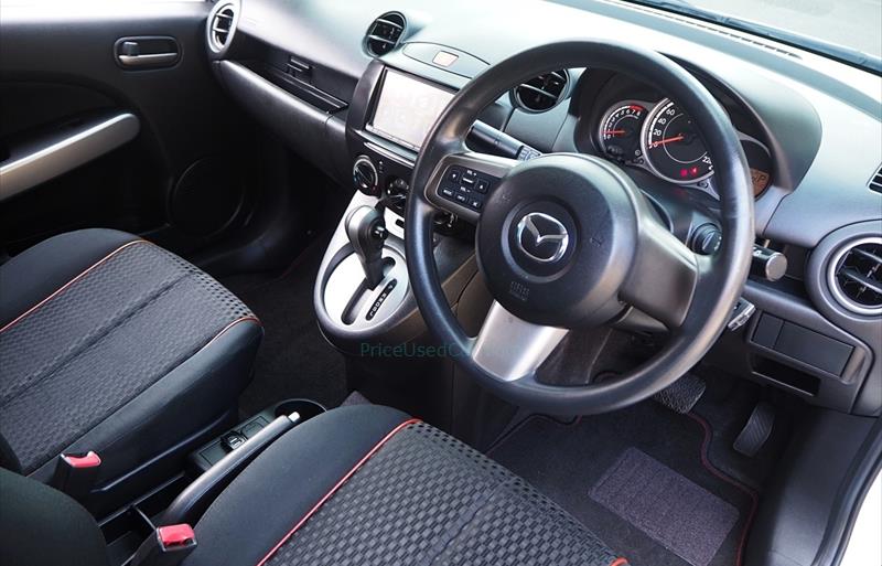 ขายรถเก๋งมือสอง-mazda-มาสด้า-2-สอง-รถปี2015-รหัส82411-9c4c2dff.jpg ขายรถเก๋งมือสอง-mazda-มาสด้า-2-สอง-รถปี2015-รหัส82411-9c4c2dff.jpg