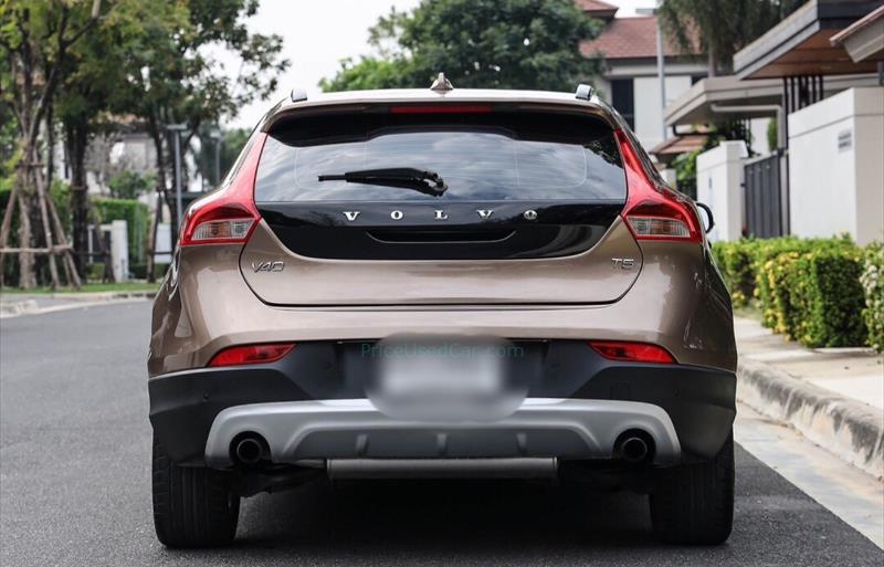 ขายรถเก๋งมือสอง volvo v40 รถปี2014 รหัส 82426 รูปที่4