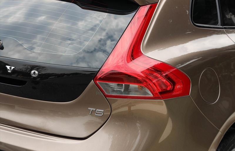 ขายรถเก๋งมือสอง volvo v40 รถปี2014 รหัส 82426 รูปที่7