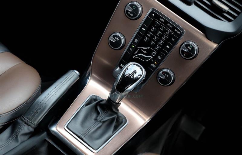 ขายรถเก๋งมือสอง-volvo-วอลโว่-v40-รถปี2014-รหัส82426-9e50adb6.jpg ขายรถเก๋งมือสอง-volvo-วอลโว่-v40-รถปี2014-รหัส82426-9e50adb6.jpg