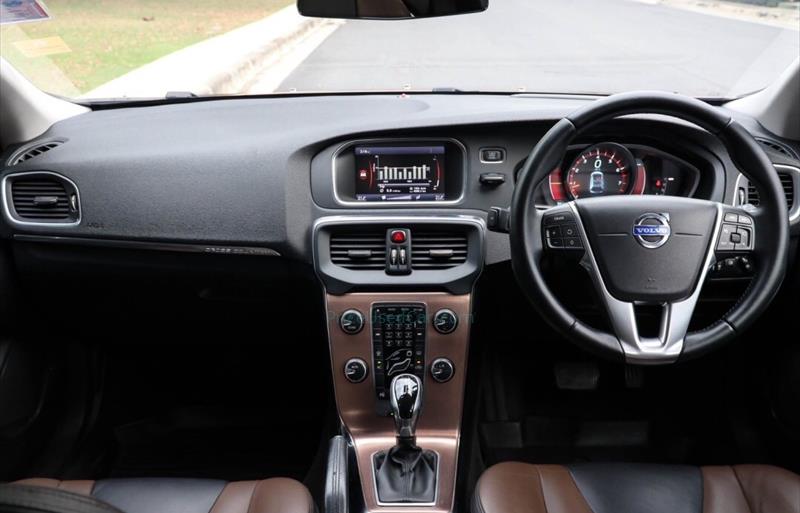 ขายรถเก๋งมือสอง-volvo-วอลโว่-v40-รถปี2014-รหัส82426-be80a8b5.jpg ขายรถเก๋งมือสอง-volvo-วอลโว่-v40-รถปี2014-รหัส82426-be80a8b5.jpg