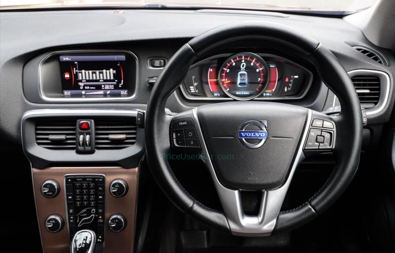 ขายรถเก๋งมือสอง-volvo-วอลโว่-v40-รถปี2014-รหัส82426-ceaa1029.jpg ขายรถเก๋งมือสอง-volvo-วอลโว่-v40-รถปี2014-รหัส82426-ceaa1029.jpg