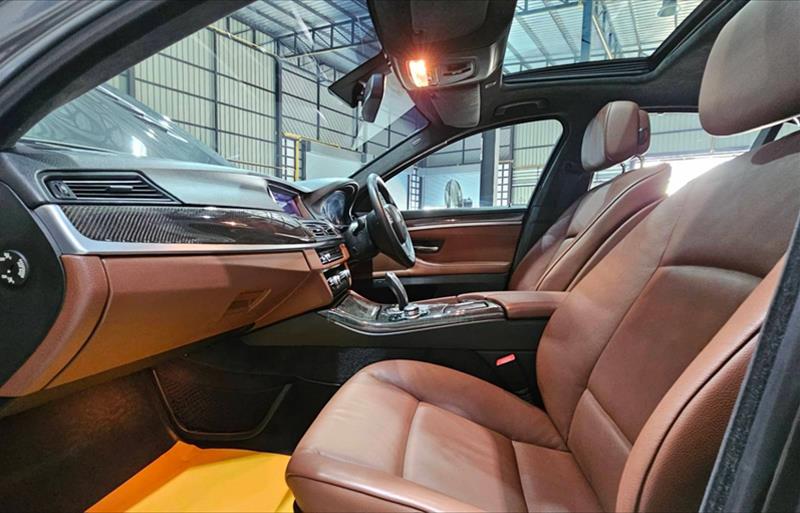 ขายรถเก๋งมือสอง-bmw-บีเอ็มดับบลิว-520d-ห้าสองศูนย์ดี-รถปี2013-รหัส82482-75a95921.jpg ขายรถเก๋งมือสอง-bmw-บีเอ็มดับบลิว-520d-ห้าสองศูนย์ดี-รถปี2013-รหัส82482-75a95921.jpg