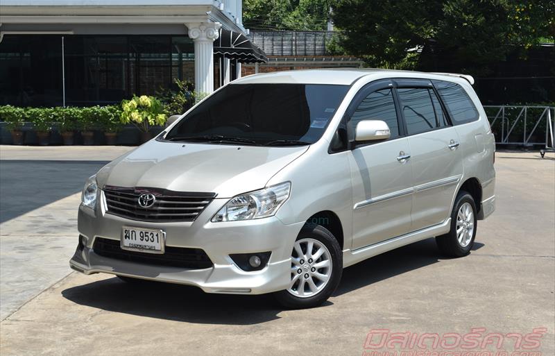 รถตู้มือสอง TOYOTA INNOVA รถปี 2012