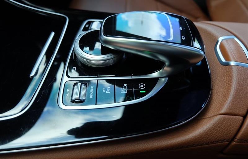 ขายรถเก๋งมือสอง-mercedes-benz-เมอร์เซเดสเบนซ์-e220-รถปี2017-รหัส82541-76137f08.jpg ขายรถเก๋งมือสอง-mercedes-benz-เมอร์เซเดสเบนซ์-e220-รถปี2017-รหัส82541-76137f08.jpg