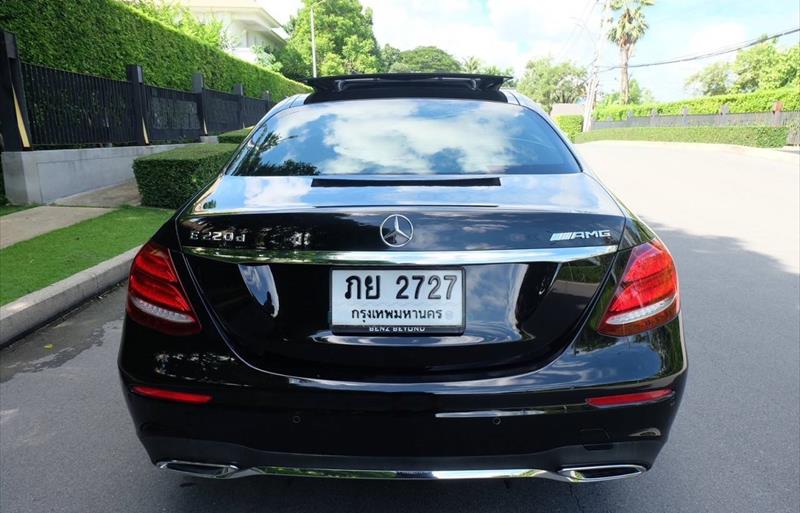 ขายรถเก๋งมือสอง-mercedes-benz-เมอร์เซเดสเบนซ์-e220-รถปี2017-รหัส82541-c08cd8ed.jpg ขายรถเก๋งมือสอง-mercedes-benz-เมอร์เซเดสเบนซ์-e220-รถปี2017-รหัส82541-c08cd8ed.jpg