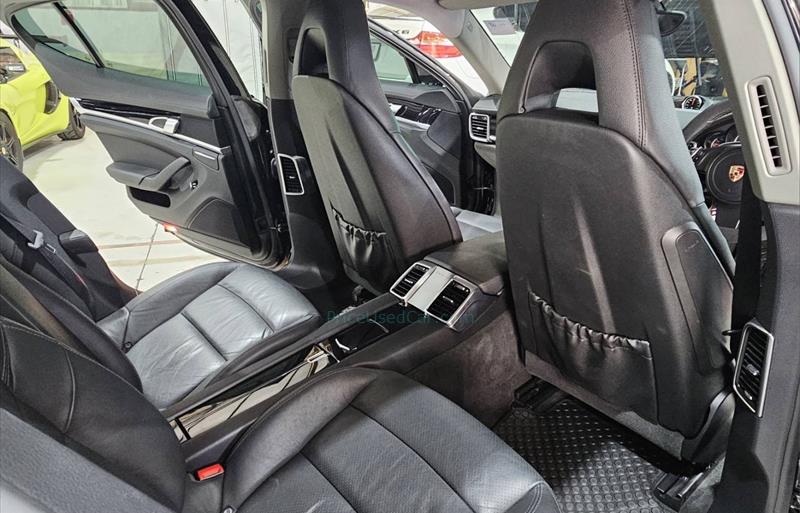 ขายรถเก๋งมือสอง-porsche-ปอร์เช่-panamera-รถปี2012-รหัส82546-3cfd07be.jpg ขายรถเก๋งมือสอง-porsche-ปอร์เช่-panamera-รถปี2012-รหัส82546-3cfd07be.jpg