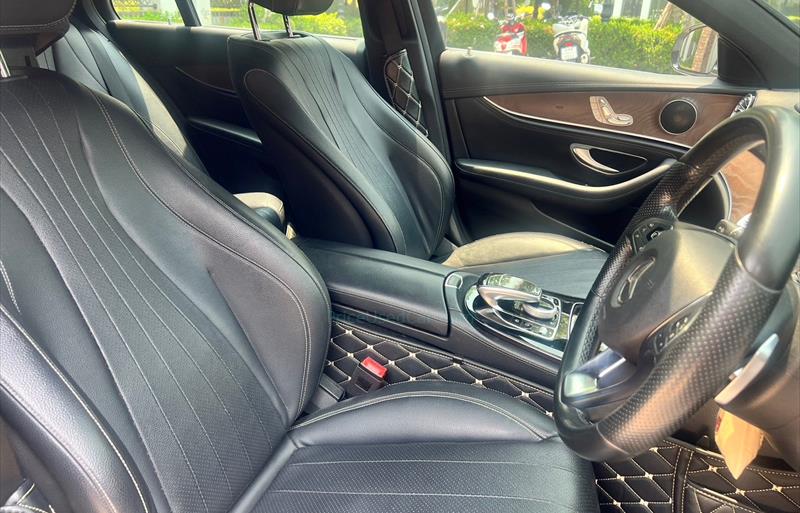ขายรถเก๋งมือสอง-mercedes-benz-เมอร์เซเดสเบนซ์-e220-รถปี2017-รหัส82584-fdbc6b83.jpg ขายรถเก๋งมือสอง-mercedes-benz-เมอร์เซเดสเบนซ์-e220-รถปี2017-รหัส82584-fdbc6b83.jpg