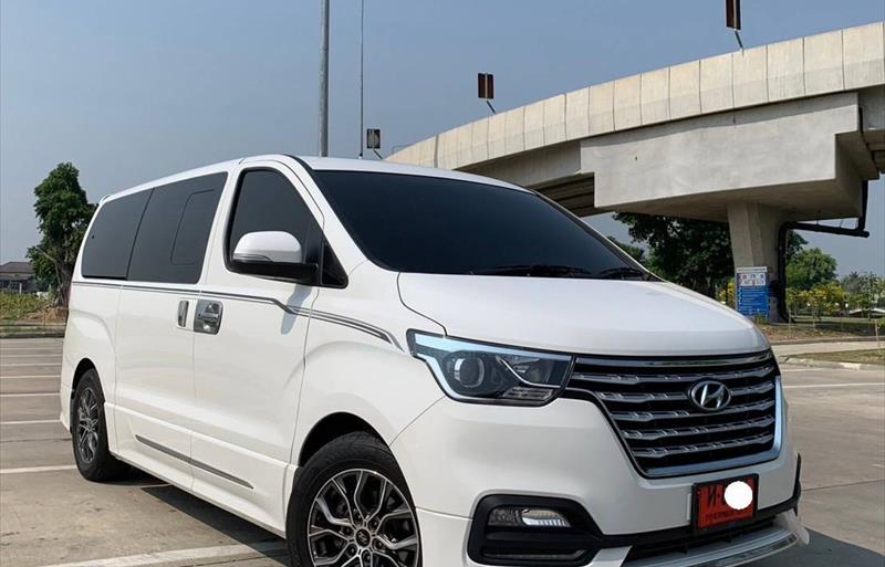 รถตู้มือสอง HYUNDAI H-1 รถปี 2021