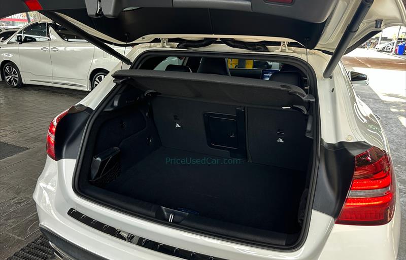 ขายรถเก๋งมือสอง-mercedes-benz-เมอร์เซเดสเบนซ์-gla250-รถปี2019-รหัส82676-b6702c8b.jpg ขายรถเก๋งมือสอง-mercedes-benz-เมอร์เซเดสเบนซ์-gla250-รถปี2019-รหัส82676-b6702c8b.jpg