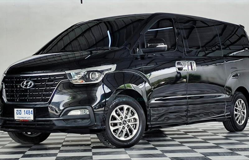 รถตู้มือสอง HYUNDAI H-1 รถปี 2018