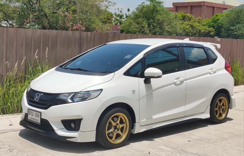รถเก๋งมือสอง HONDA JAZZ รถปี 2016