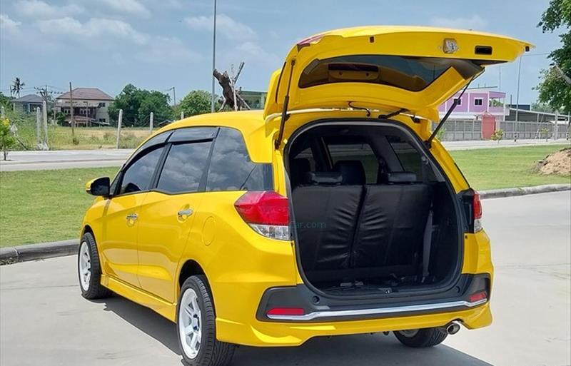 ขายรถเก๋งมือสอง-honda-ฮอนด้า-mobilio-โมบิลิโอ-รถปี2015-รหัส82953-1b4bfead.jpg ขายรถเก๋งมือสอง-honda-ฮอนด้า-mobilio-โมบิลิโอ-รถปี2015-รหัส82953-1b4bfead.jpg