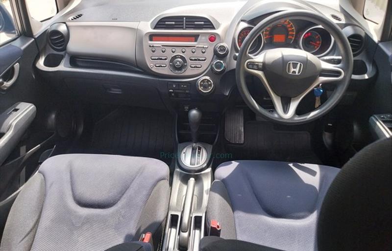 ขายรถเก๋งมือสอง-honda-ฮอนด้า-jazz-แจ๊ส-รถปี2013-รหัส82955-2320eac7.jpg ขายรถเก๋งมือสอง-honda-ฮอนด้า-jazz-แจ๊ส-รถปี2013-รหัส82955-2320eac7.jpg