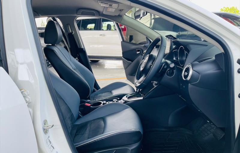 ขายรถเก๋งมือสอง-mazda-มาสด้า-2-สอง-รถปี2021-รหัส82965-0aa11b05.jpg ขายรถเก๋งมือสอง-mazda-มาสด้า-2-สอง-รถปี2021-รหัส82965-0aa11b05.jpg