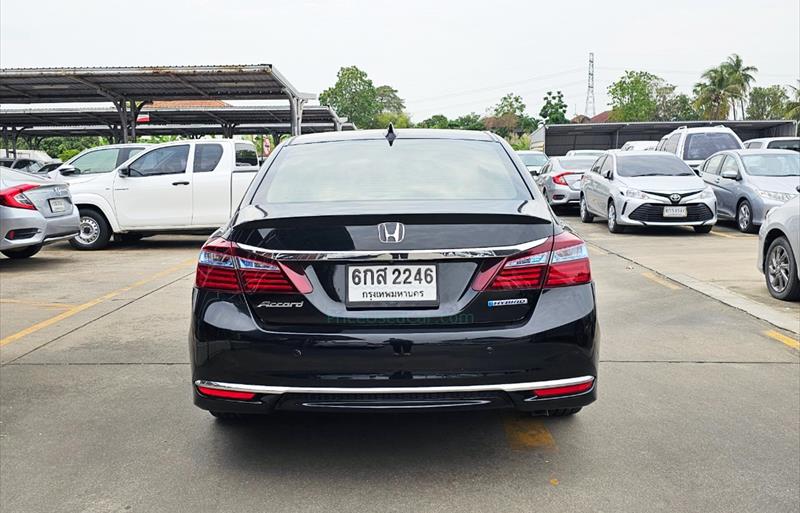 ขายรถเก๋งมือสอง-honda-ฮอนด้า-accord-แอคคอร์ด-รถปี2017-รหัส82975-566360f3.jpg ขายรถเก๋งมือสอง-honda-ฮอนด้า-accord-แอคคอร์ด-รถปี2017-รหัส82975-566360f3.jpg