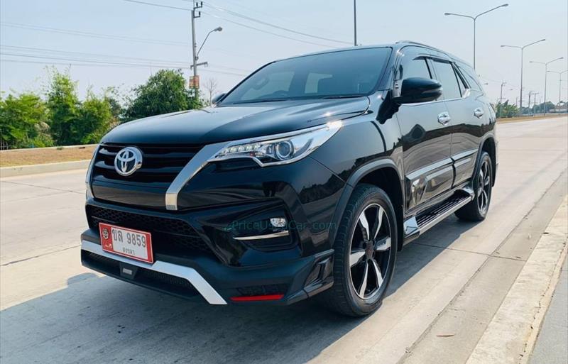 รถอเนกประสงค์มือสอง TOYOTA FORTUNER รถปี 2019 รถอเนกประสงค์มือสอง TOYOTA FORTUNER รถปี 2019