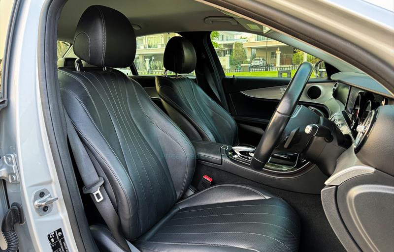 ขายรถเก๋งมือสอง-mercedes-benz-เมอร์เซเดสเบนซ์-e220-รถปี2020-รหัส83094-b46ed3ae.jpg ขายรถเก๋งมือสอง-mercedes-benz-เมอร์เซเดสเบนซ์-e220-รถปี2020-รหัส83094-b46ed3ae.jpg