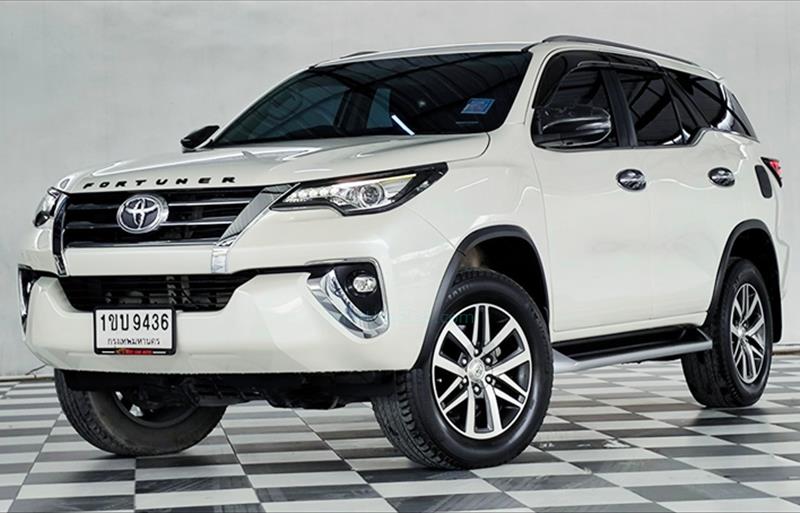 รถ SUV มือสอง  TOYOTA FORTUNER 2.4 V 4WD รถปี2019