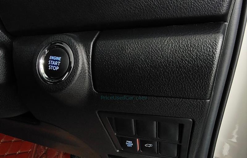 ขายรถ-suv-มือสอง-toyota-โตโยต้า-fortuner-ฟอร์จูนเนอร์-รถปี2019-รหัส83217-9955894a.jpg ขายรถ-suv-มือสอง-toyota-โตโยต้า-fortuner-ฟอร์จูนเนอร์-รถปี2019-รหัส83217-9955894a.jpg