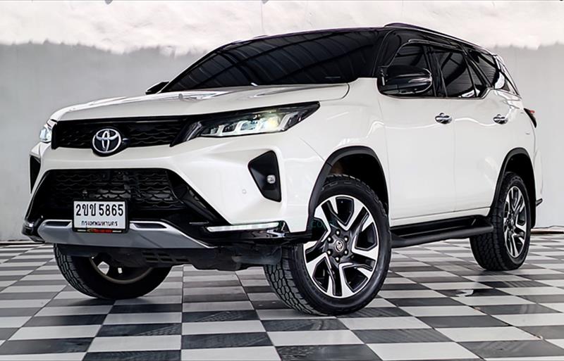 รถ SUV มือสอง  TOYOTA FORTUNER 2.4 V 4WD รถปี2021