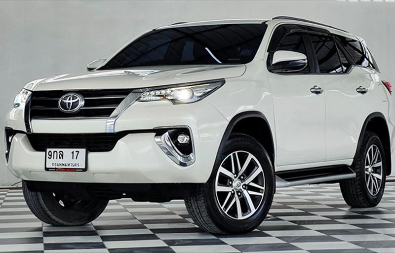 รถ SUV มือสอง  TOYOTA FORTUNER 2.4 V 4WD รถปี2018