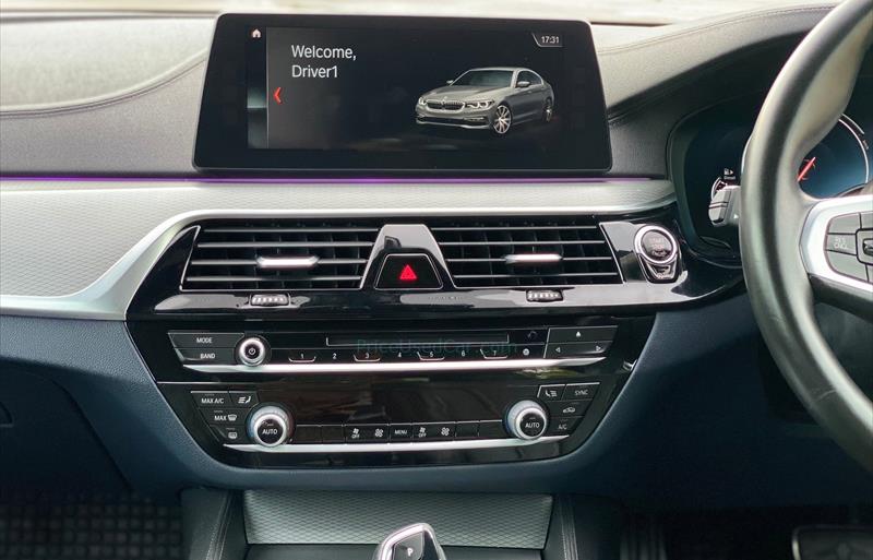 ขายรถเก๋งมือสอง-bmw-บีเอ็มดับบลิว-520d-ห้าสองศูนย์ดี-รถปี2019-รหัส83338-c0d3cbb9.jpg ขายรถเก๋งมือสอง-bmw-บีเอ็มดับบลิว-520d-ห้าสองศูนย์ดี-รถปี2019-รหัส83338-c0d3cbb9.jpg