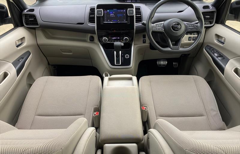 ขายรถตู้มือสอง-nissan-นิสสัน-serena-เซรีน่า-รถปี2017-รหัส83339-5e040ea3.jpg ขายรถตู้มือสอง-nissan-นิสสัน-serena-เซรีน่า-รถปี2017-รหัส83339-5e040ea3.jpg