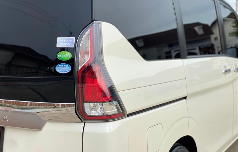 ขายรถตู้มือสอง-nissan-นิสสัน-serena-เซรีน่า-รถปี2017-รหัส83339-e20f5949.jpg ขายรถตู้มือสอง-nissan-นิสสัน-serena-เซรีน่า-รถปี2017-รหัส83339-e20f5949.jpg