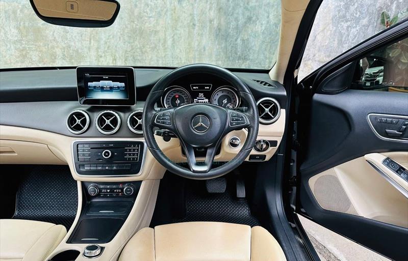 ขายรถ-suv-มือสอง-mercedes-benz-เมอร์เซเดสเบนซ์-gla-200-จีแอลเอ200-รถปี2017-รหัส83379-58359210.jpg ขายรถ-suv-มือสอง-mercedes-benz-เมอร์เซเดสเบนซ์-gla-200-จีแอลเอ200-รถปี2017-รหัส83379-58359210.jpg
