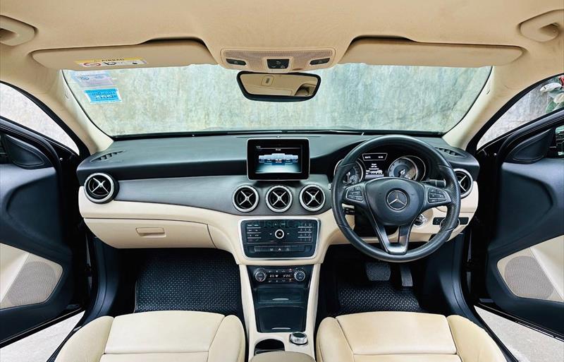 ขายรถ-suv-มือสอง-mercedes-benz-เมอร์เซเดสเบนซ์-gla-200-จีแอลเอ200-รถปี2017-รหัส83379-6bfc0a97.jpg ขายรถ-suv-มือสอง-mercedes-benz-เมอร์เซเดสเบนซ์-gla-200-จีแอลเอ200-รถปี2017-รหัส83379-6bfc0a97.jpg