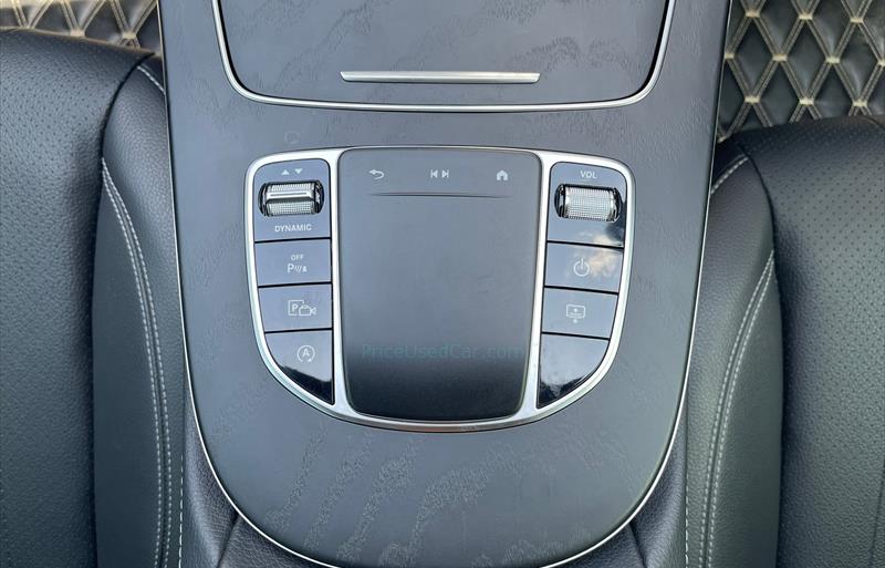 ขายรถเก๋งมือสอง-mercedes-benz-เมอร์เซเดสเบนซ์-e220-รถปี2021-รหัส83511-51cef44a.jpg ขายรถเก๋งมือสอง-mercedes-benz-เมอร์เซเดสเบนซ์-e220-รถปี2021-รหัส83511-51cef44a.jpg