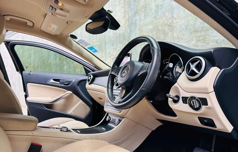 ขายรถ-suv-มือสอง-mercedes-benz-เมอร์เซเดสเบนซ์-gla-200-จีแอลเอ200-รถปี2017-รหัส83597-c6543006.jpg ขายรถ-suv-มือสอง-mercedes-benz-เมอร์เซเดสเบนซ์-gla-200-จีแอลเอ200-รถปี2017-รหัส83597-c6543006.jpg