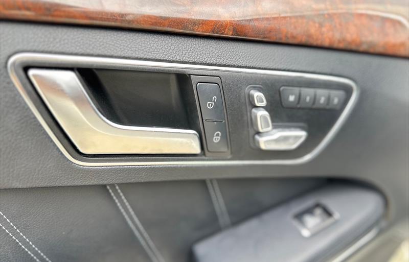 ขายรถเก๋งมือสอง-mercedes-benz-เมอร์เซเดสเบนซ์-e300-อีสามศูนย์ศูนย์-รถปี2013-รหัส83665-7e01333d.jpg ขายรถเก๋งมือสอง-mercedes-benz-เมอร์เซเดสเบนซ์-e300-อีสามศูนย์ศูนย์-รถปี2013-รหัส83665-7e01333d.jpg